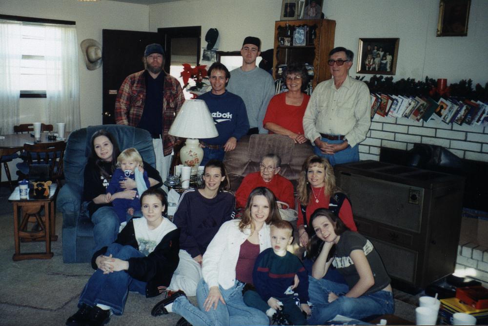 family1999.jpg (98607 bytes)